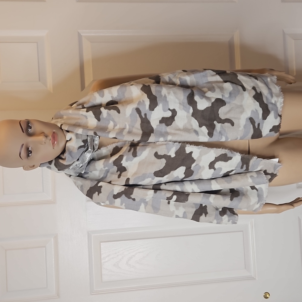 aerie Winter Camo Scarf/Wrap - Picture 2 of 5